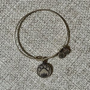 2/$15 Alex & Ani City Paw Prints Bracelet
